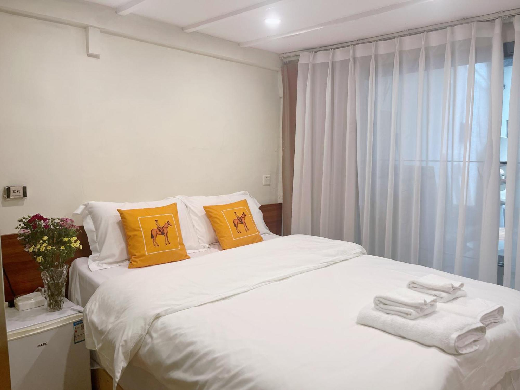 Prosperity Downtown - Yongkang Road Branch Homestay